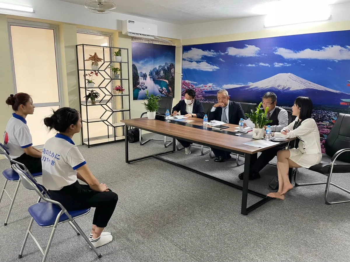 面接と適正検査